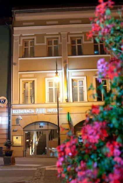 Hotel-Restauracja Platan ชานูฟ ภายนอก รูปภาพ