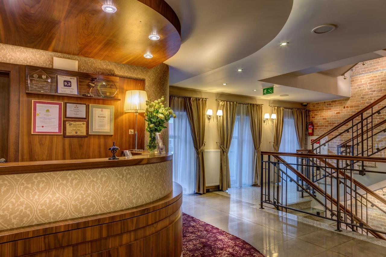 Hotel-Restauracja Platan ชานูฟ ภายนอก รูปภาพ