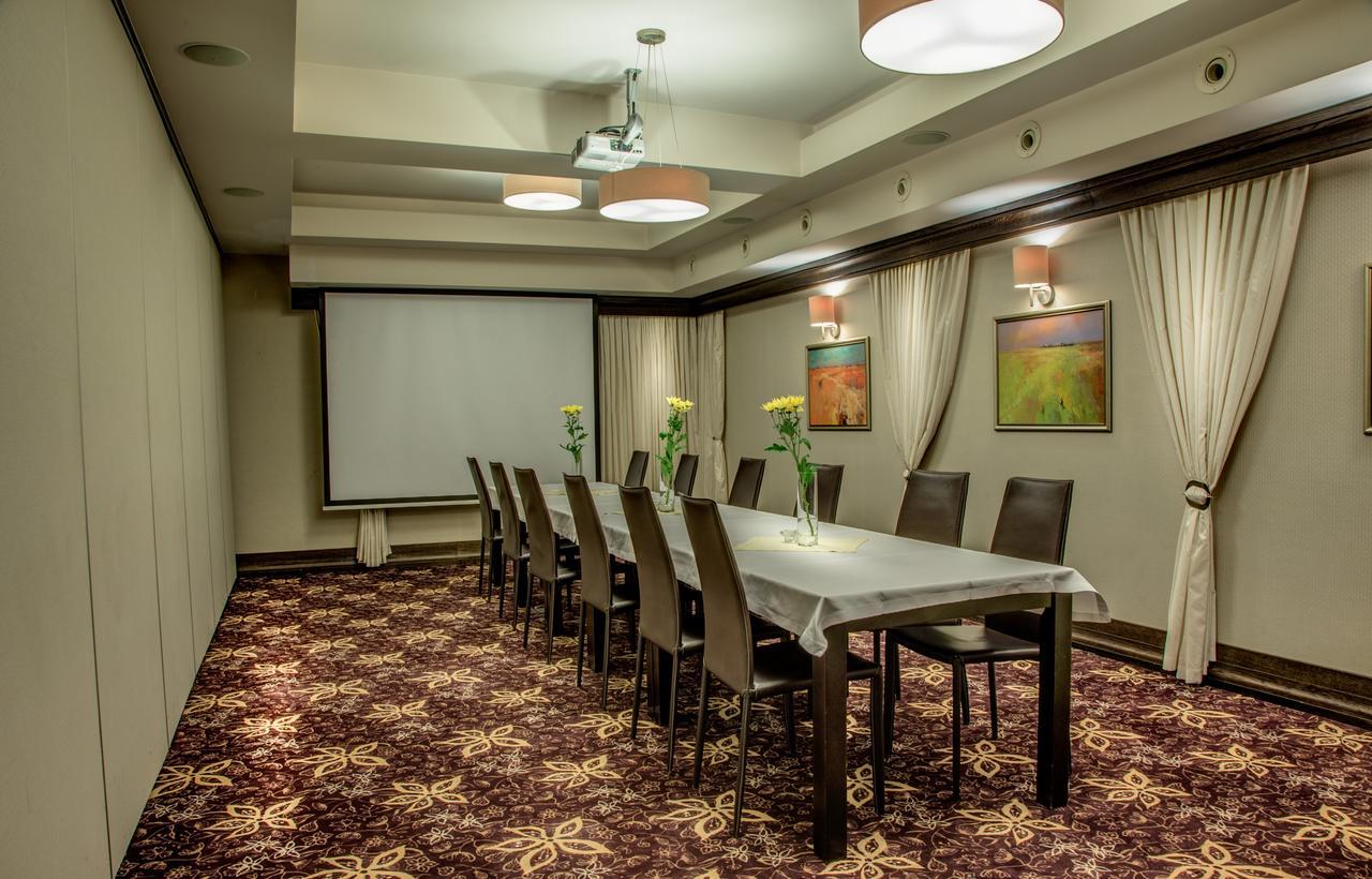 Hotel-Restauracja Platan ชานูฟ ภายนอก รูปภาพ